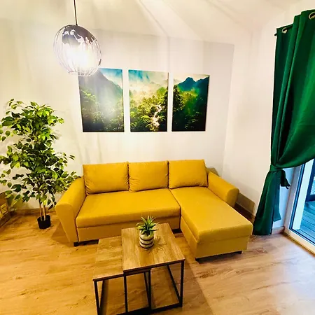 Forest Mountain Aparts