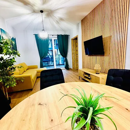 Forest Mountain Aparts