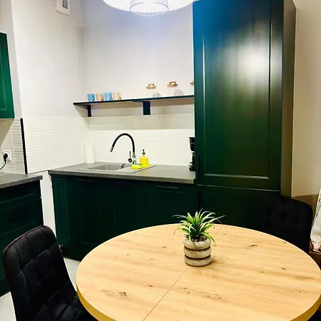 Forest Mountain Aparts