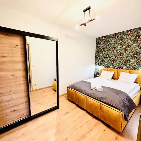 Forest Mountain Aparts *