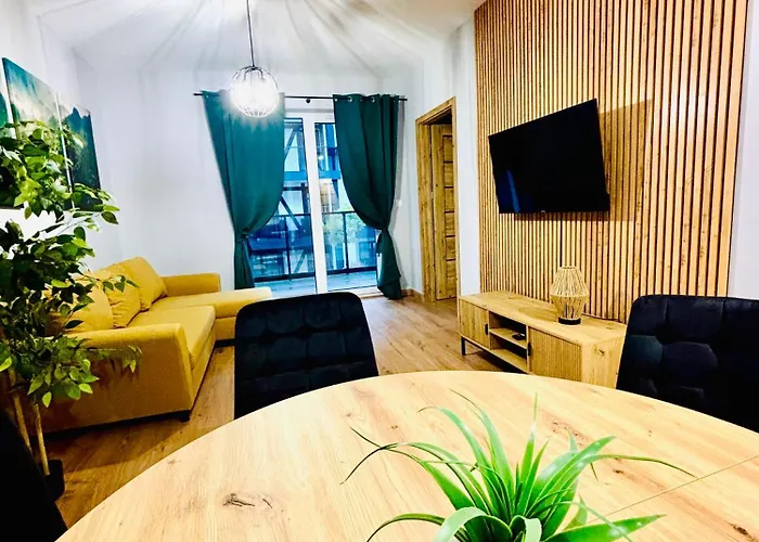 Forest Mountain Aparts